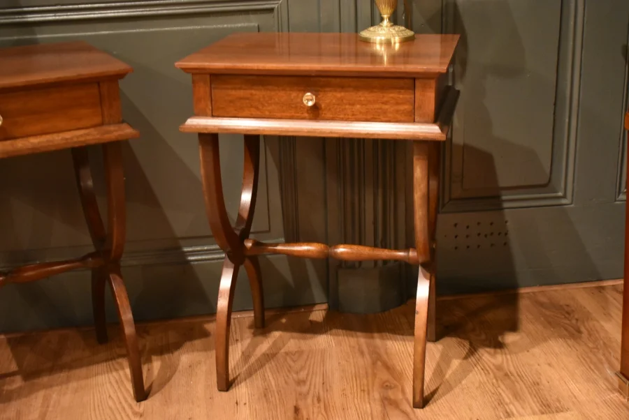 Paire de chevets de style Directoire