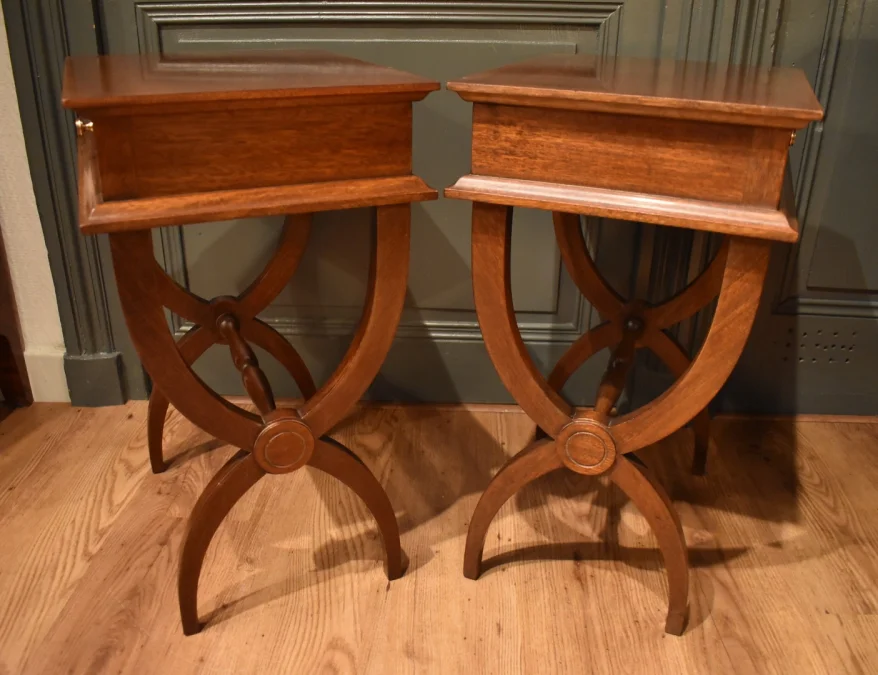 Paire de chevets de style Directoire
