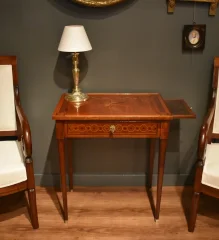 Table à écrire en marqueterie