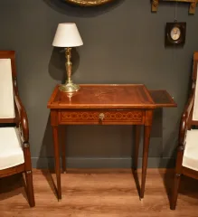 Table à écrire en marqueterie