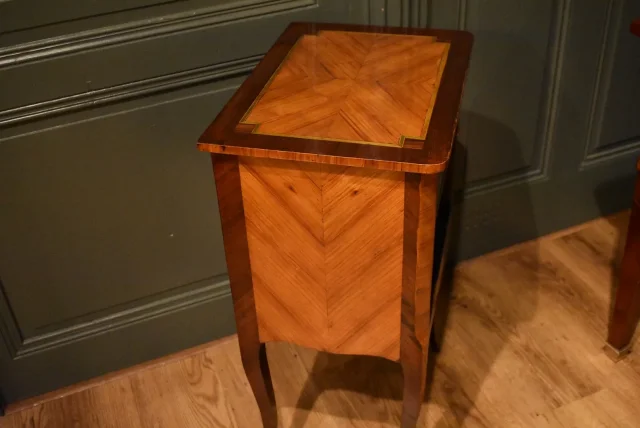 Chevet en marqueterie