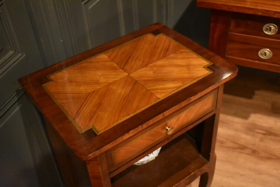 Chevet en marqueterie