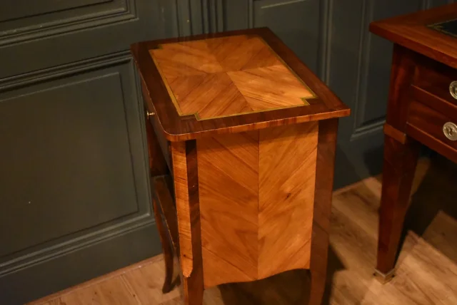 Chevet en marqueterie