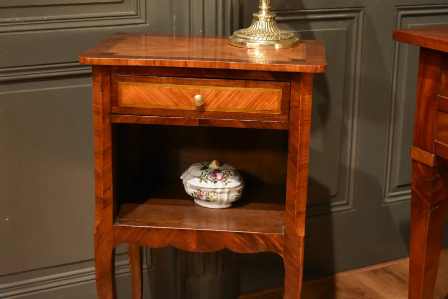 Chevet en marqueterie