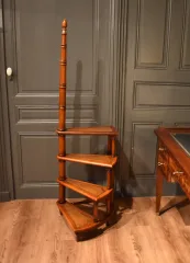 Grand escabeau de bibliothèque