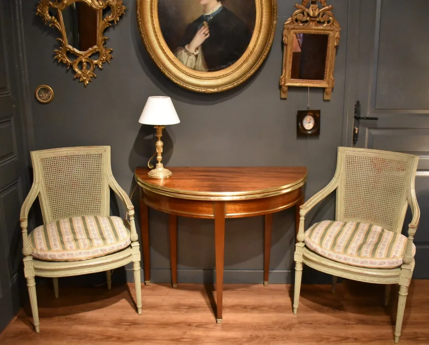 Table demi lune de style Louis XVI