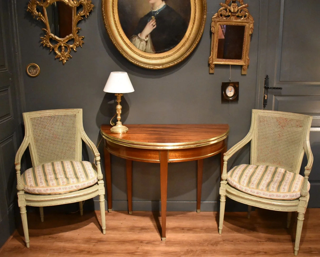 Table demi lune de style Louis XVI