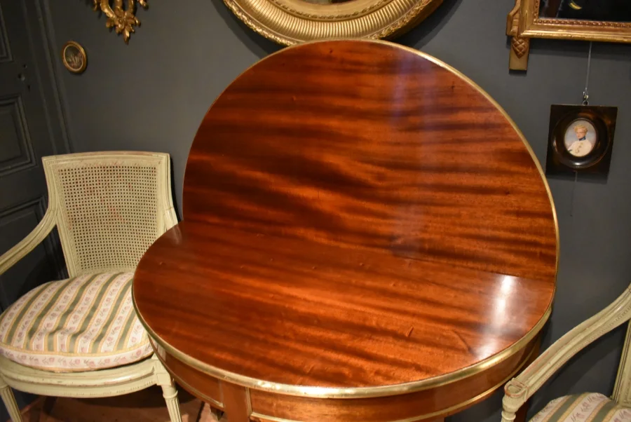 Table demi lune de style Louis XVI