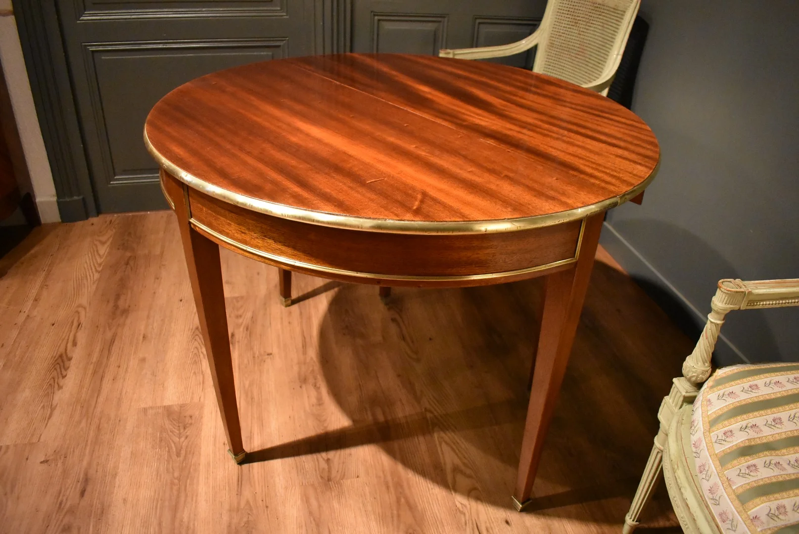 Table demi lune de style Louis XVI