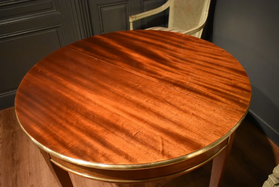 Table demi lune de style Louis XVI