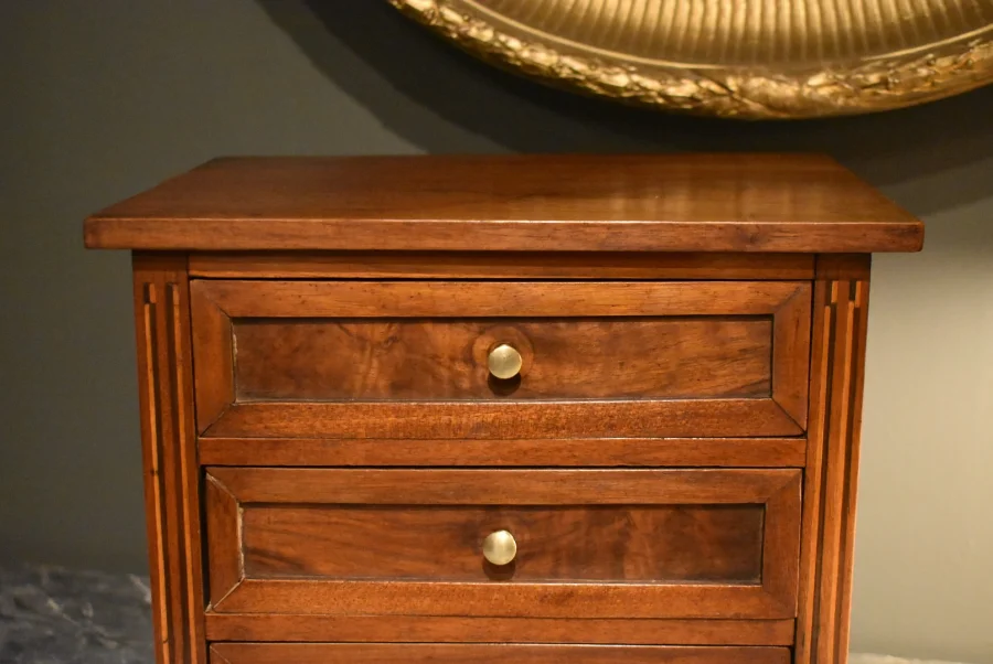 Commode de maîtrise de style Louis XVI