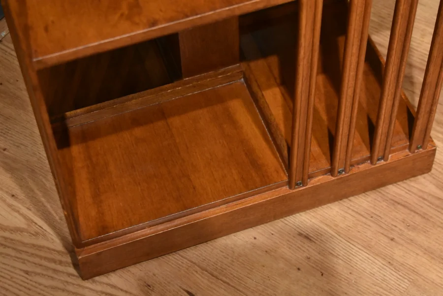 Petite bibliothèque tournante