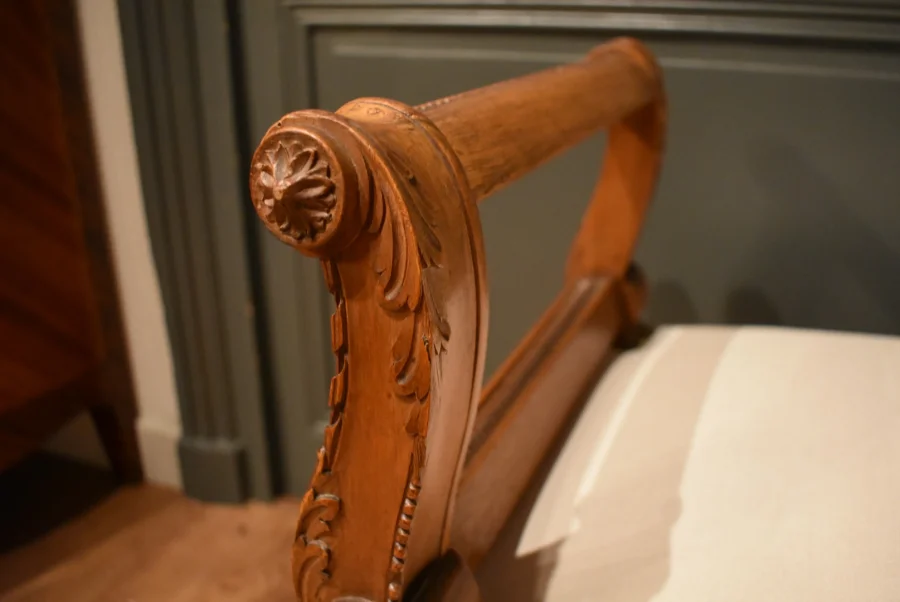 Banquette de style Louis XVI en noyer
