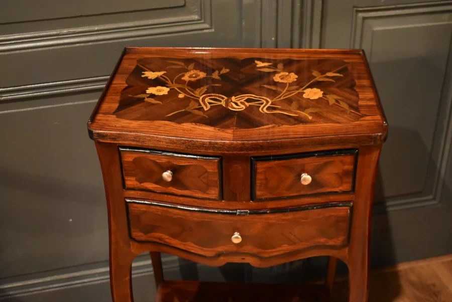 ルイ15世様式のシフォニエールテーブル