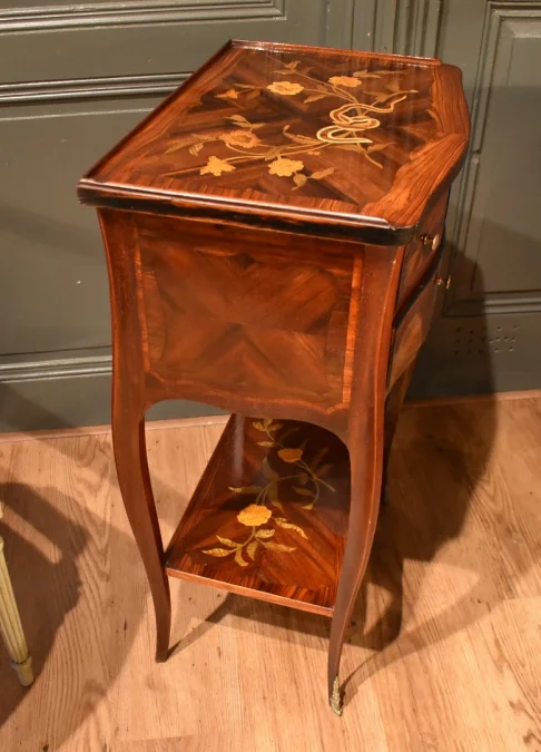 ルイ15世様式のシフォニエールテーブル