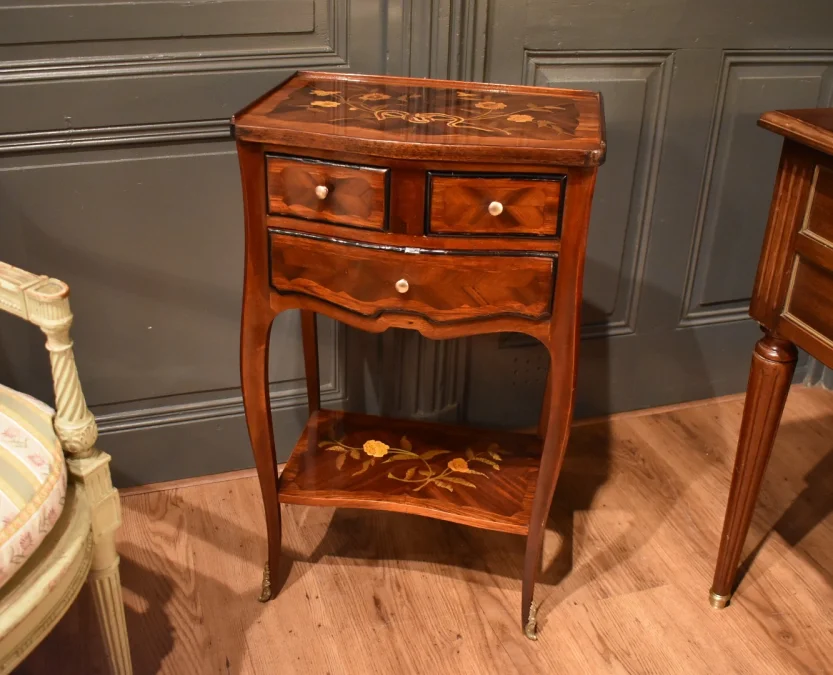 ルイ15世様式のシフォニエールテーブル