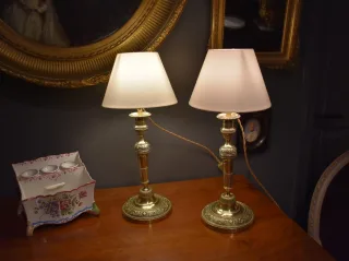 Paire de lampes de style Louis XVI
