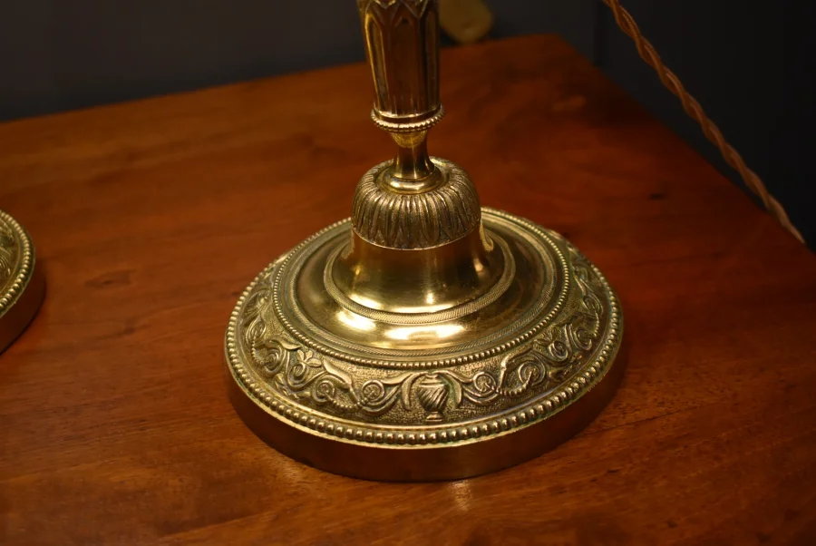 Paire de lampes style Louis XVI
