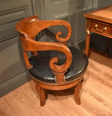 Fauteuil de bureau tournant en noyer