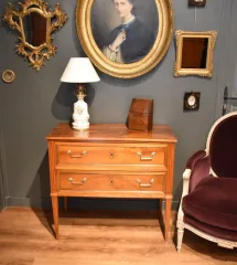 Commode sauteuse aus Nussbaum