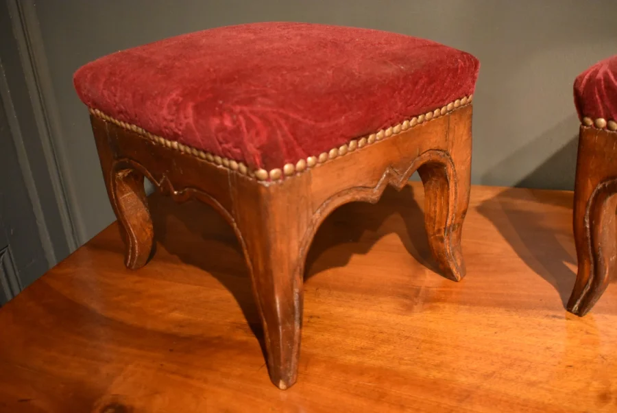 Paire de petits tabourets
