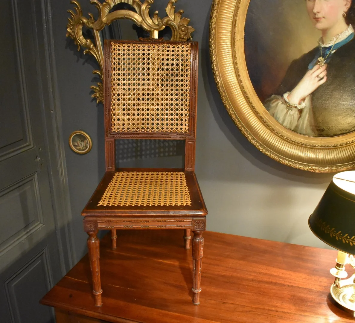 Kinderstuhl im Louis-XVI-Stil