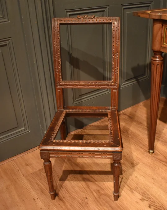 Chaise d'enfant de style Louis XVI