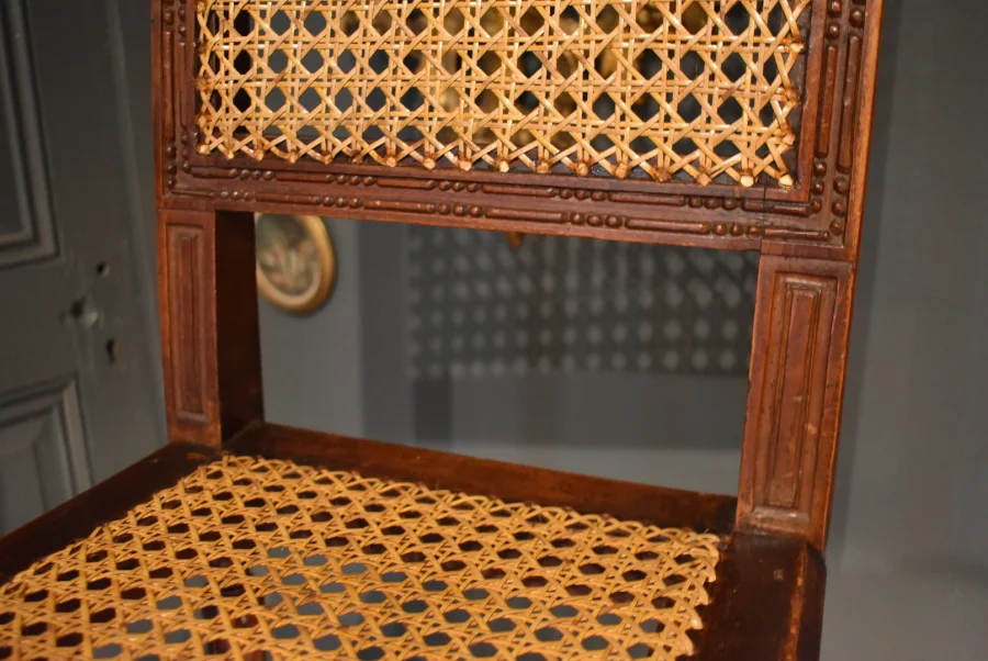 Chaise d'enfant de style Louis XVI