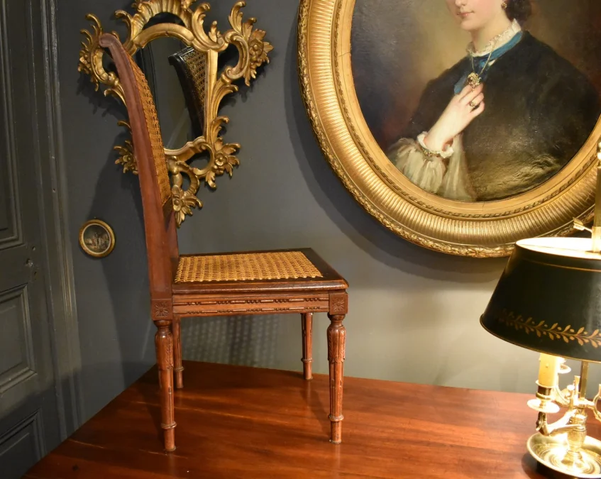 Chaise d'enfant de style Louis XVI