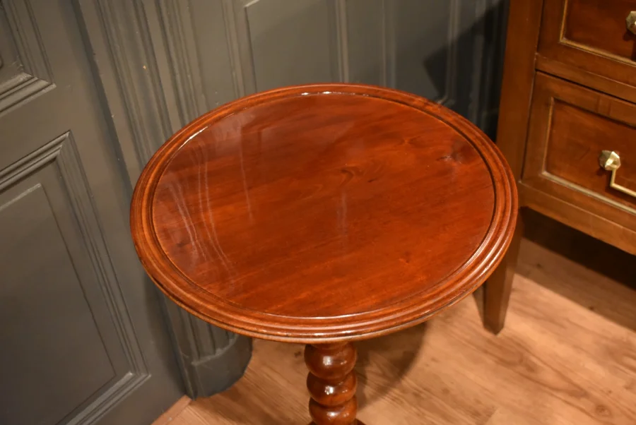 TILT TOP OCCASIONAL TABLE