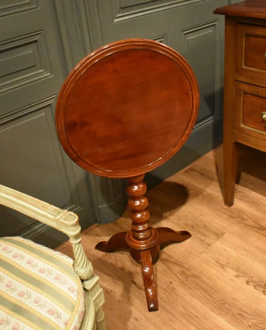 TILT TOP OCCASIONAL TABLE