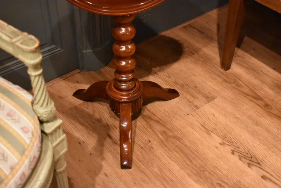 TILT TOP OCCASIONAL TABLE