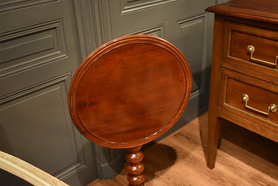 TILT TOP OCCASIONAL TABLE