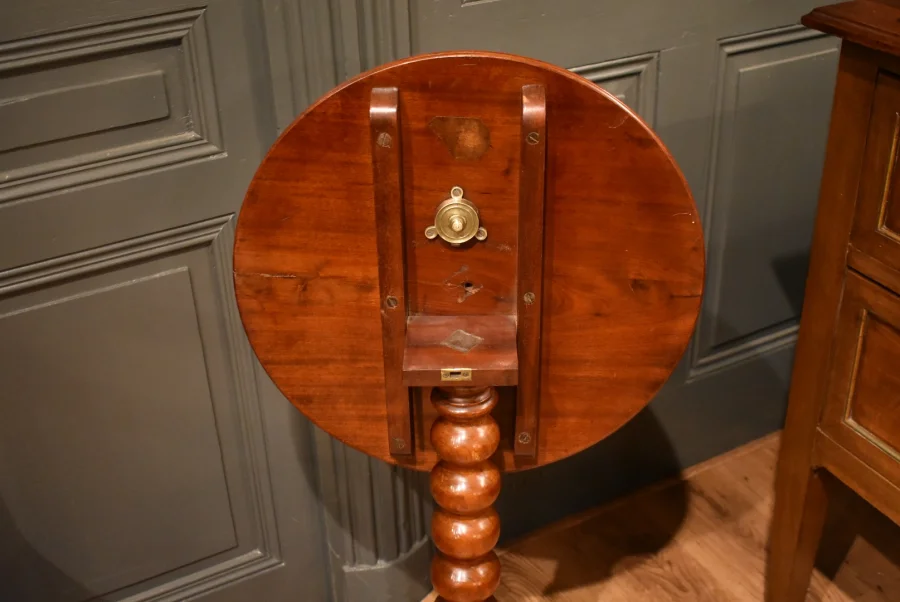 TILT TOP OCCASIONAL TABLE