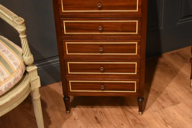 Semainier style Louis XVI en acajou