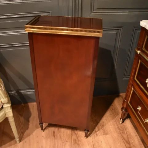 Semainier style Louis XVI en acajou