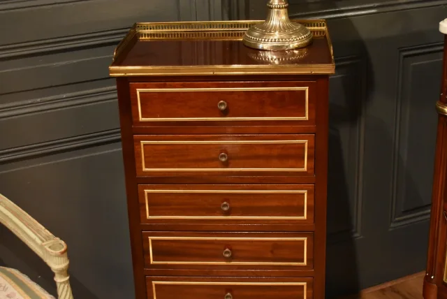 Semainier style Louis XVI en acajou