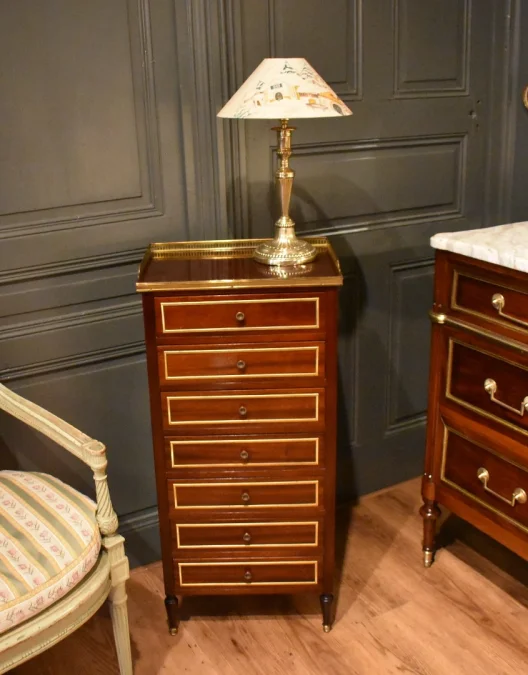 Semainier style Louis XVI en acajou