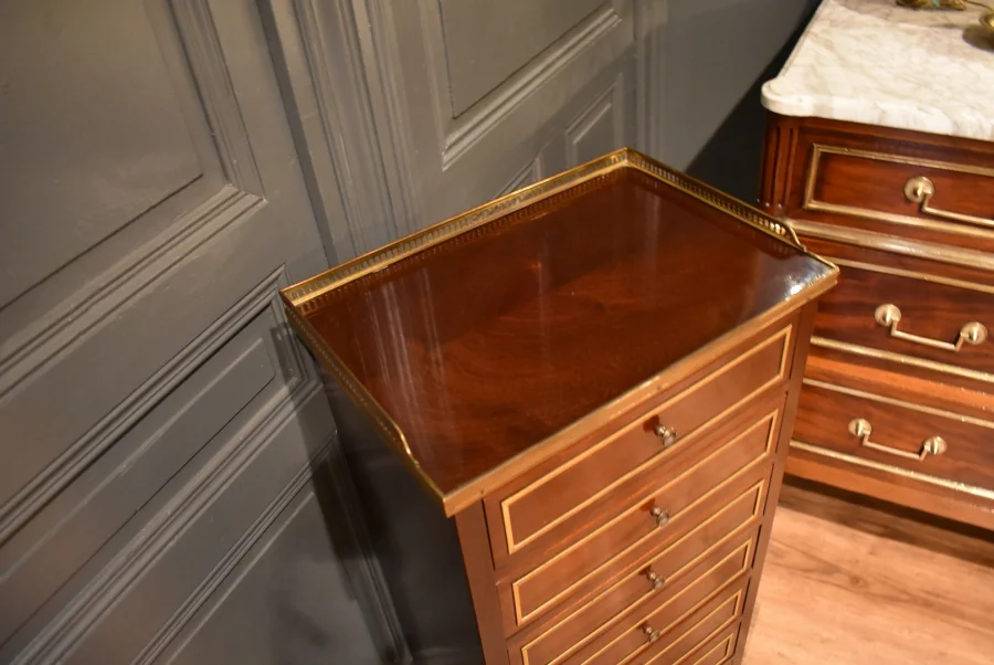 Semainier style Louis XVI en acajou