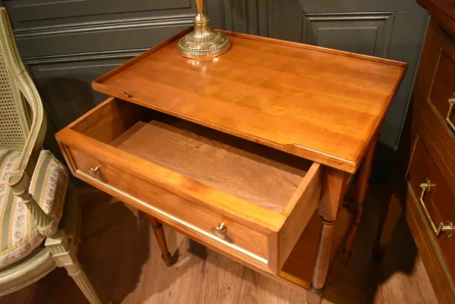 Mesa auxiliar de estilo Directorio