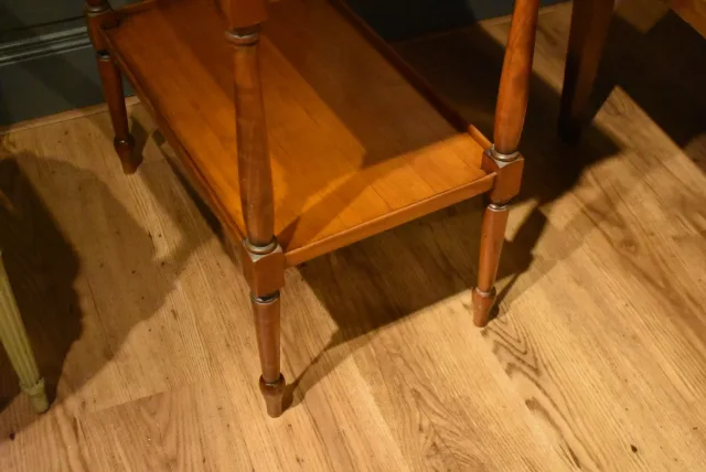 Mesa auxiliar de estilo Directorio