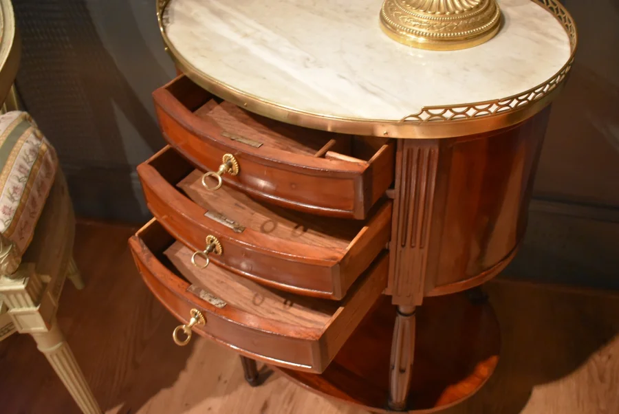 Table chiffonnière Louis XVI