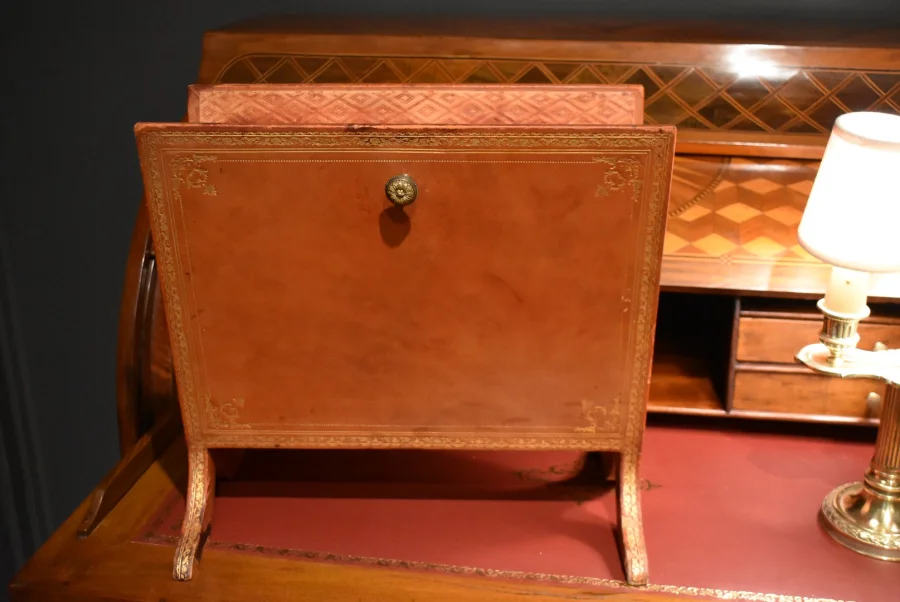 Porte revues en cuir