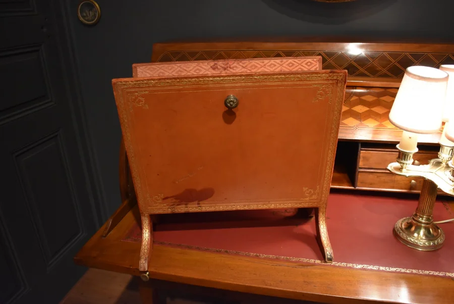 Porte revues en cuir