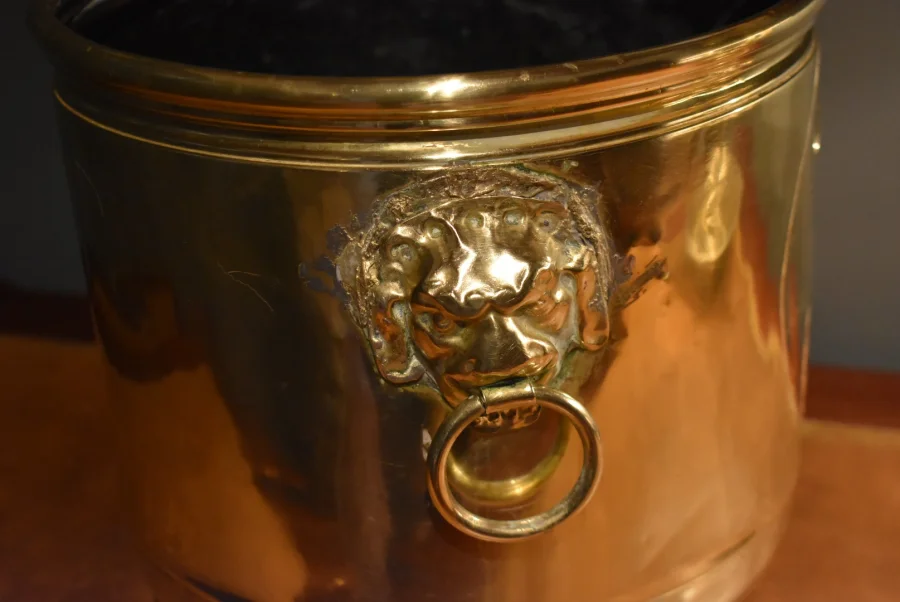 Cache pot en laiton