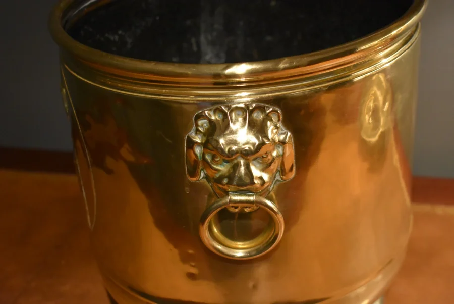 Cache pot en laiton