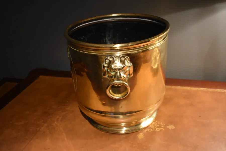 Cache pot en laiton