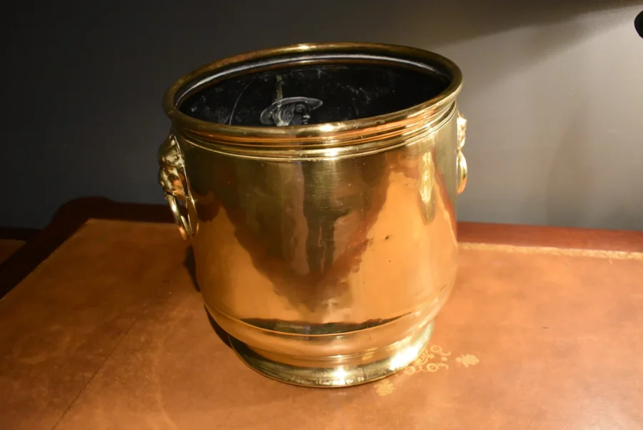 Cache pot en laiton