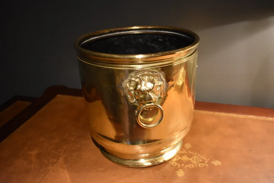 Cache pot en laiton