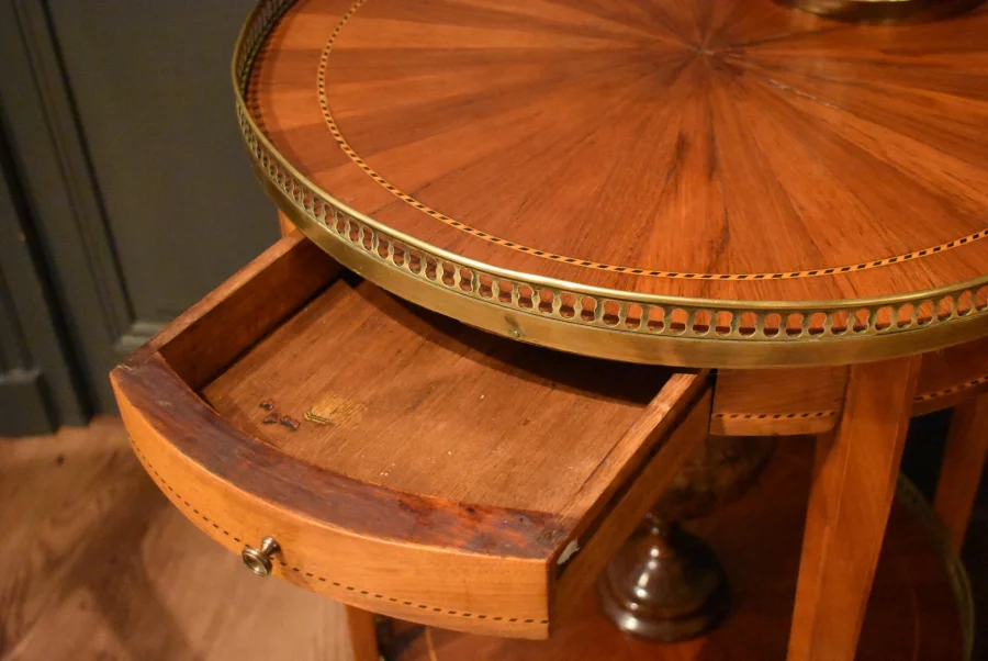 Table à deux plateaux de style Louis XVI